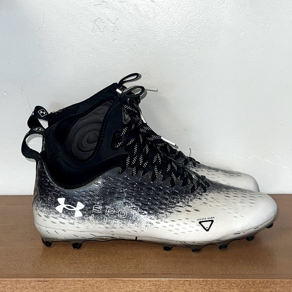 Under Armour Men's Spotlight Lux MC 2.0 Football Cleats Black/White SZ 11